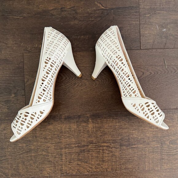 Calvin Klein Leather Perforated Peep Toe Low-heeled Pump - Size 10 - Picture 2 of 7